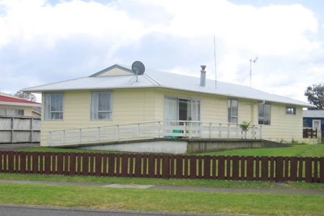 Photo of property in 111 Charleston Avenue, Whangamata, 3620