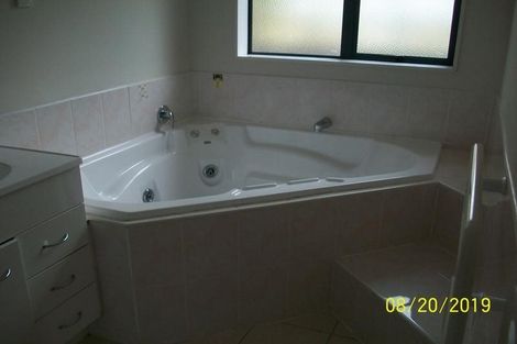 Photo of property in 10 Basra Drive, Henderson, Auckland, 0612