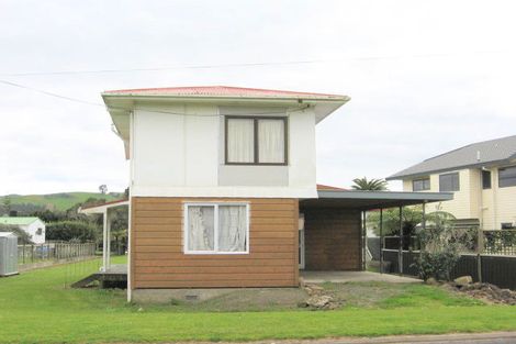 Photo of property in 3 Surf Street, Whitianga, 3510