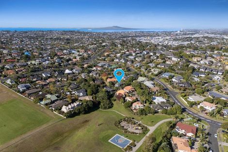 Photo of property in 8 Saint Lucia Place, Unsworth Heights, Auckland, 0632