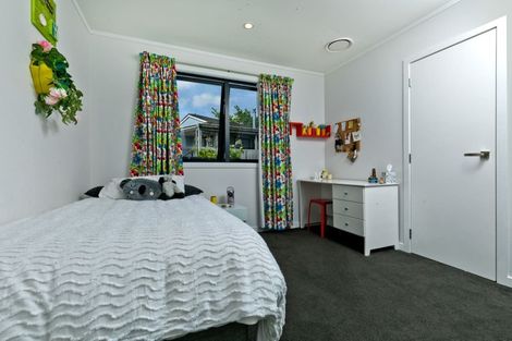 Photo of property in 125 Solar Road, Glen Eden, Auckland, 0602