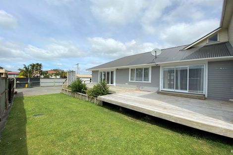 Photo of property in 67 Waipani Road, Te Atatu Peninsula, Auckland, 0610