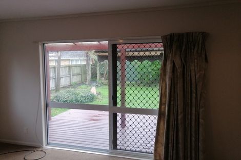 Photo of property in 2/8 Sunburst Street, Papakura, 2110