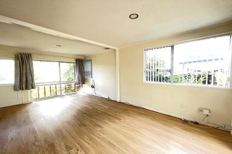 Photo of property in 11 Walnut Lane, Browns Bay, Auckland, 0630