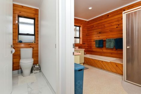 Photo of property in 15 Dallinger Street, St Andrews, Hamilton, 3200