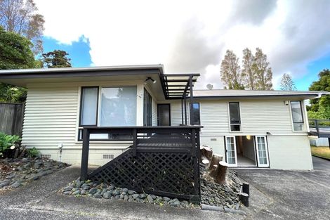 Photo of property in 2/546a Glenfield Road, Glenfield, Auckland, 0629