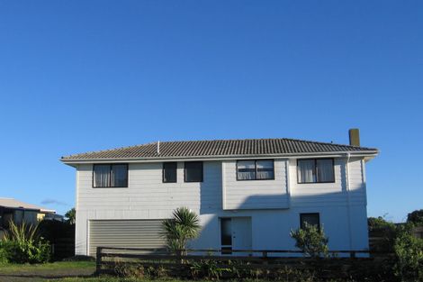 Photo of property in 5 Marine Parade, Otaki Beach, Otaki, 5512
