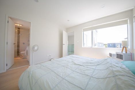 Photo of property in 33 Lockheed Street, Hobsonville, Auckland, 0618