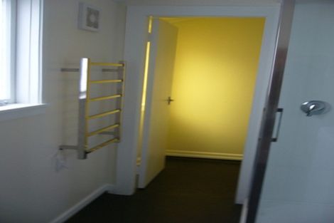 Photo of property in 4 Hawker Street, Mount Victoria, Wellington, 6011