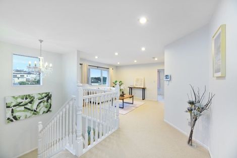 Photo of property in 4 San Casello Rise, Henderson, Auckland, 0612