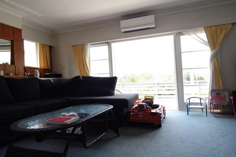 Photo of property in 130 Archibald Road, Kelston, Auckland, 0602
