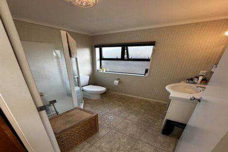 Photo of property in 24 Cleveland Heights, Kelvin Grove, Palmerston North, 4414