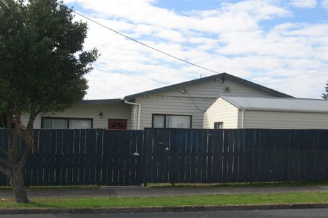 Photo of property in 61 Lynwood Road, New Lynn, Auckland, 0600