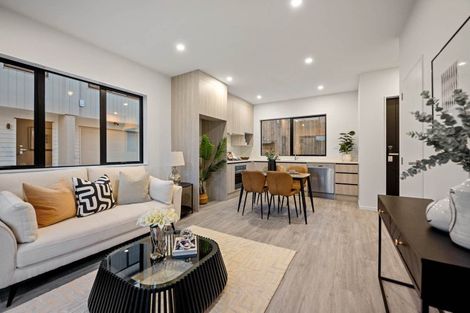 Photo of property in 33d Garadice Road, Rothesay Bay, Auckland, 0630