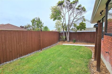 Photo of property in 1/39 Solomon Avenue, Redwood, Christchurch, 8051