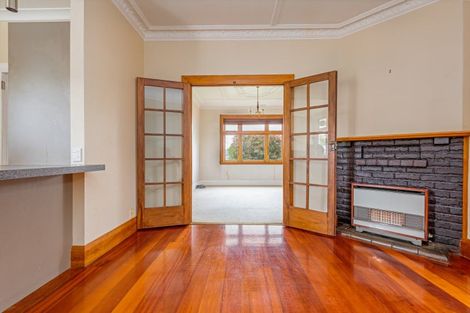 Photo of property in 6 Kowhai Avenue, Takaro, Palmerston North, 4410