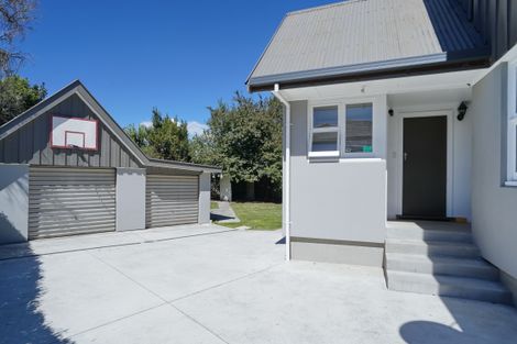 Photo of property in 80 Avonhead Road, Avonhead, Christchurch, 8042