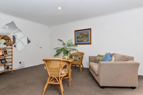 Photo of property in 56 Farnborough Drive, Grandview Heights, Hamilton, 3200