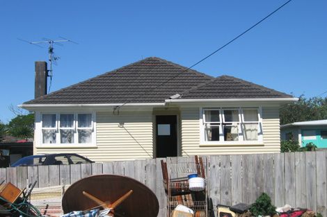 Photo of property in 11 Kuaka Place, New Lynn, Auckland, 0600