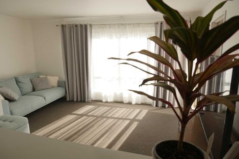 Photo of property in The Haven, 41/120 Beach Haven Road, Beach Haven, Auckland, 0626
