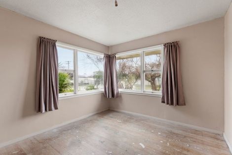 Photo of property in 15 Rowan Avenue, Aranui, Christchurch, 8061