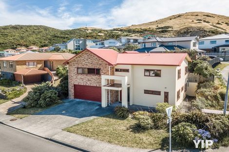 Photo of property in 1 Comber Place, Johnsonville, Wellington, 6037