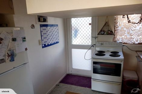 Photo of property in 2/68 West Coast Road, Glen Eden, Auckland, 0602