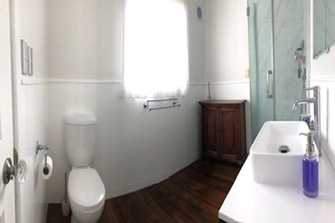 Photo of property in 44 Parkhill Road, Mellons Bay, Auckland, 2014