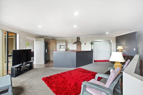 Photo of property in 13 Zeus Avenue, Henderson, Auckland, 0612