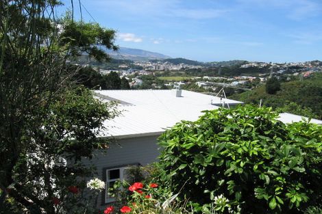 Photo of property in 11 Mertoun Terrace, Highbury, Wellington, 6012