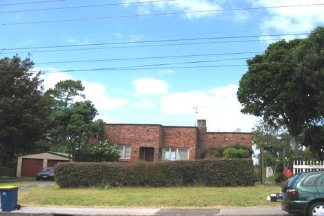 Photo of property in 1 Verbena Road, Birkdale, Auckland, 0626