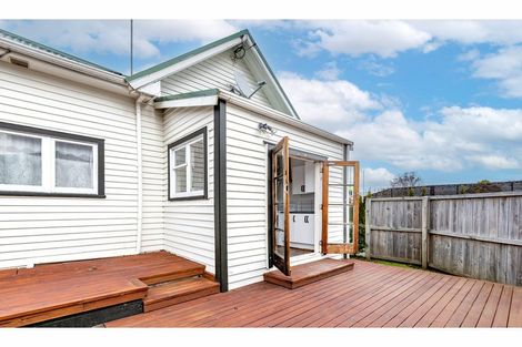 Photo of property in 37 Gresford Street, Edgeware, Christchurch, 8013
