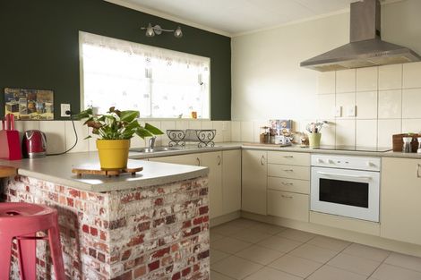 Photo of property in 11 Travis Street, Taradale, Napier, 4112