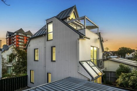 Photo of property in 2/31 Gloucester Street, Christchurch Central, Christchurch, 8013