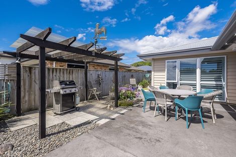 Photo of property in 21 Jade Lane, Paraparaumu, 5032