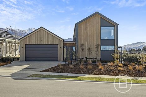 Photo of property in 21 Marjon Drive, Wanaka, 9305