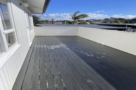 Photo of property in 167 Carlisle Road, Northcross, Auckland, 0632