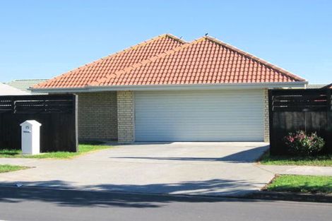 Photo of property in 15 Robin Brooke Drive, Flat Bush, Auckland, 2019