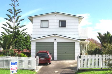Photo of property in 19 Riserra Drive, Ranui, Auckland, 0612
