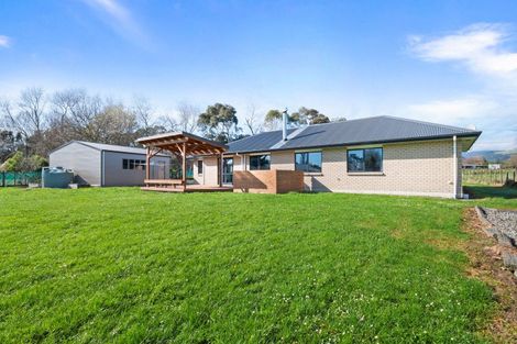Photo of property in 841 Makerua Road, Tokomaru, Palmerston North, 4474