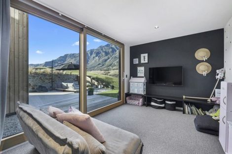 Photo of property in 18 Falconer Rise, Jacks Point, Queenstown, 9371