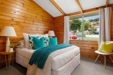 Photo of property in 1/4 Fernlea Rise, Bayview, Auckland, 0629