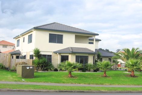 Photo of property in 1 Pelargonium Terrace, Goodwood Heights, Auckland, 2105