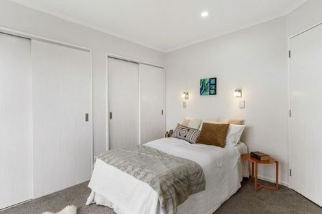 Photo of property in 33 Koroheke Road, Takanini, 2110