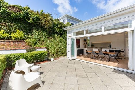 Photo of property in 22 Plunket Street, Kelburn, Wellington, 6012