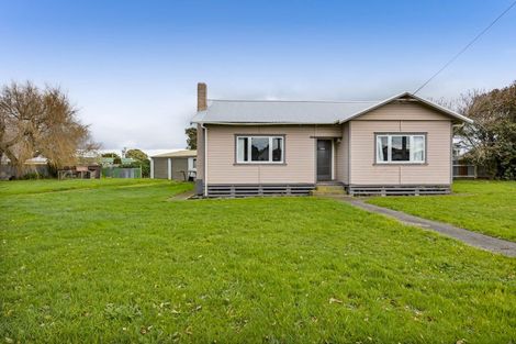 Photo of property in 20 Riemenschneider Street, Manaia, 4612