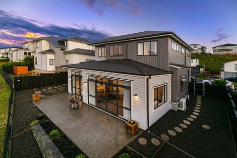 Photo of property in 41 Maka Terrace, Orewa, 0931