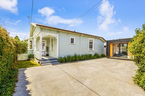 Photo of property in 1/5 Kotuku Street, Te Atatu Peninsula, Auckland, 0610
