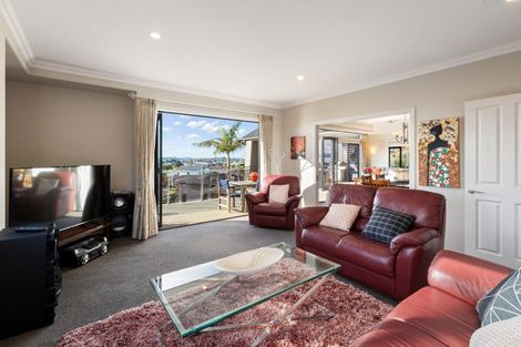 Photo of property in 22 Haden Place, Omokoroa, 3114