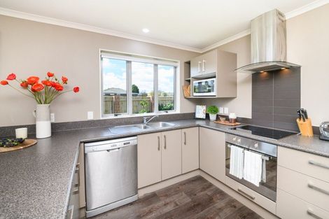 Photo of property in 6 Angelina Way, Kelvin Grove, Palmerston North, 4414